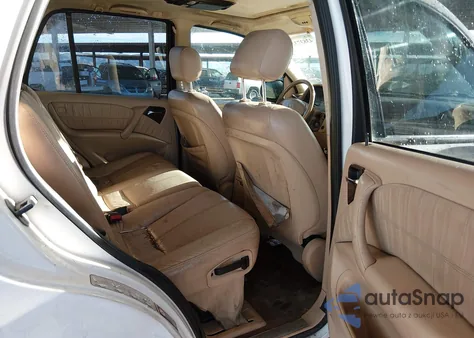 2000 Mercedes-Benz Ml 320 z USA, uszkodzony, nr VIN 4JGAB54E0YA192734